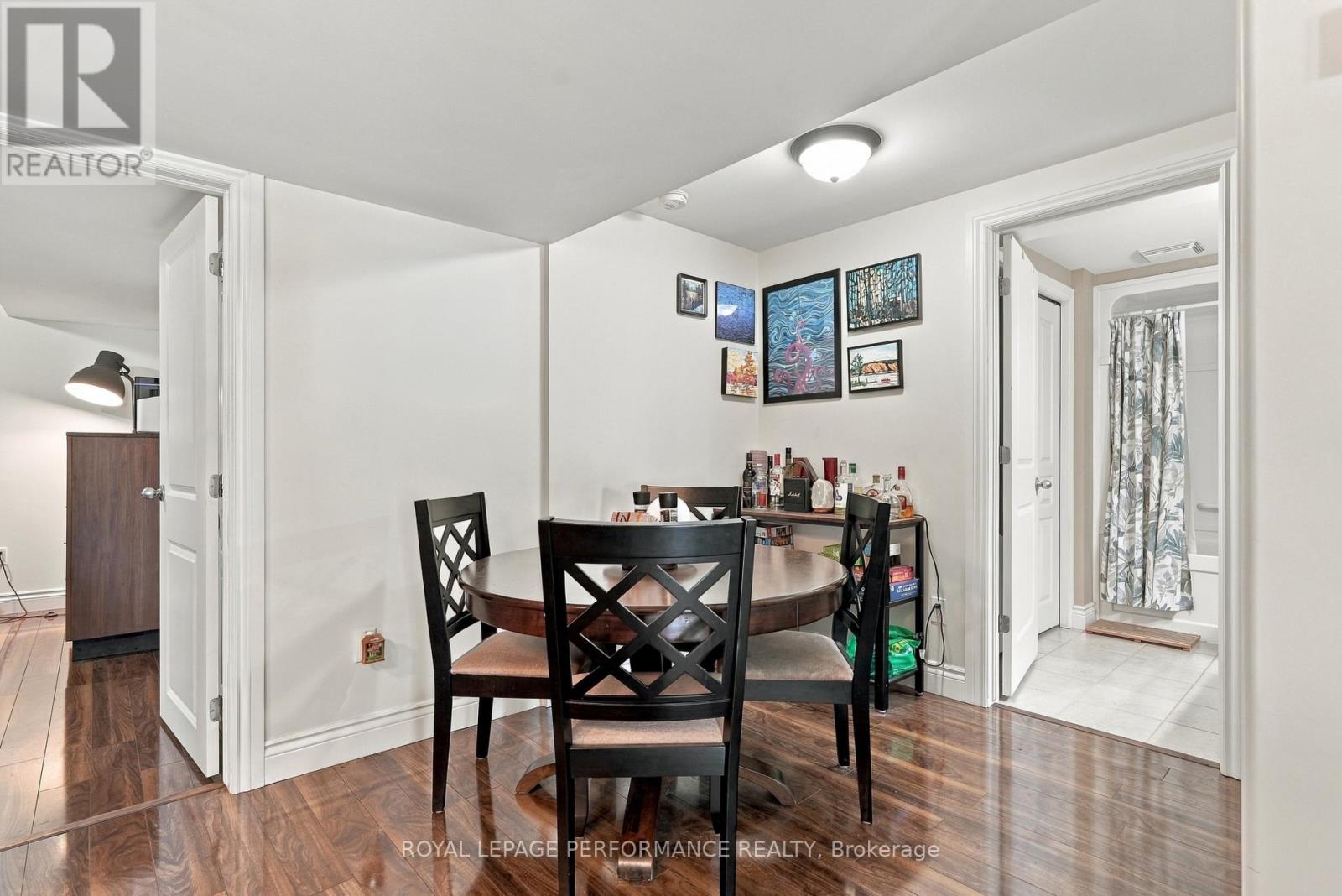 251 Topaze Crescent