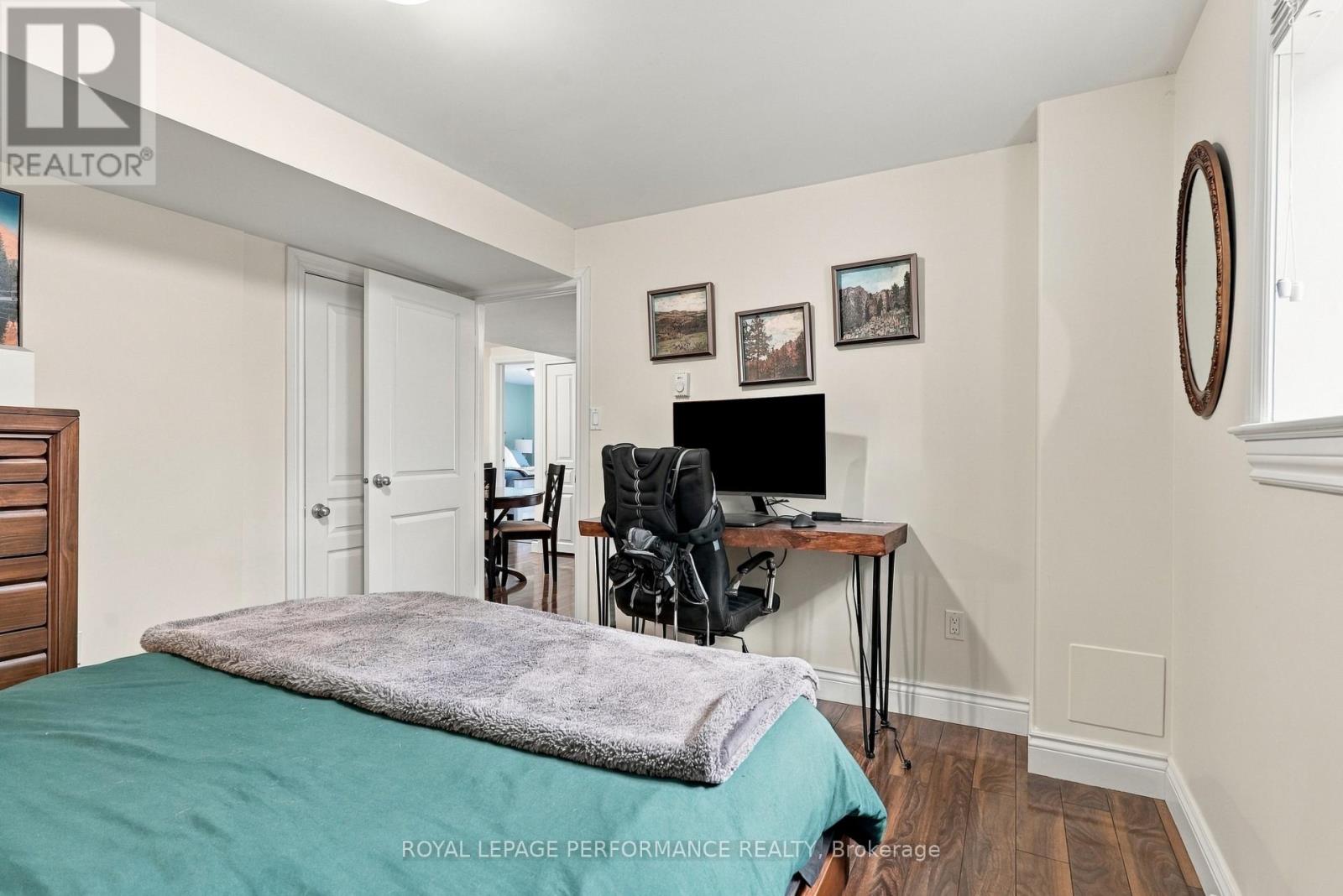 251 Topaze Crescent