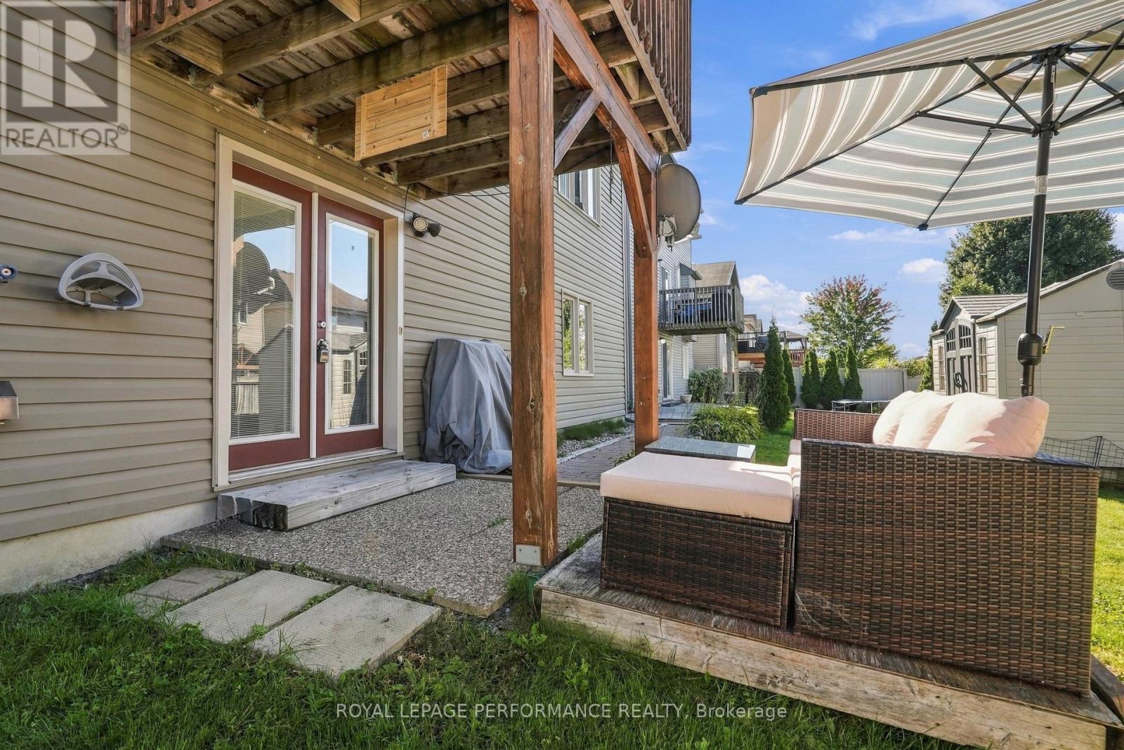 251 Topaze Crescent