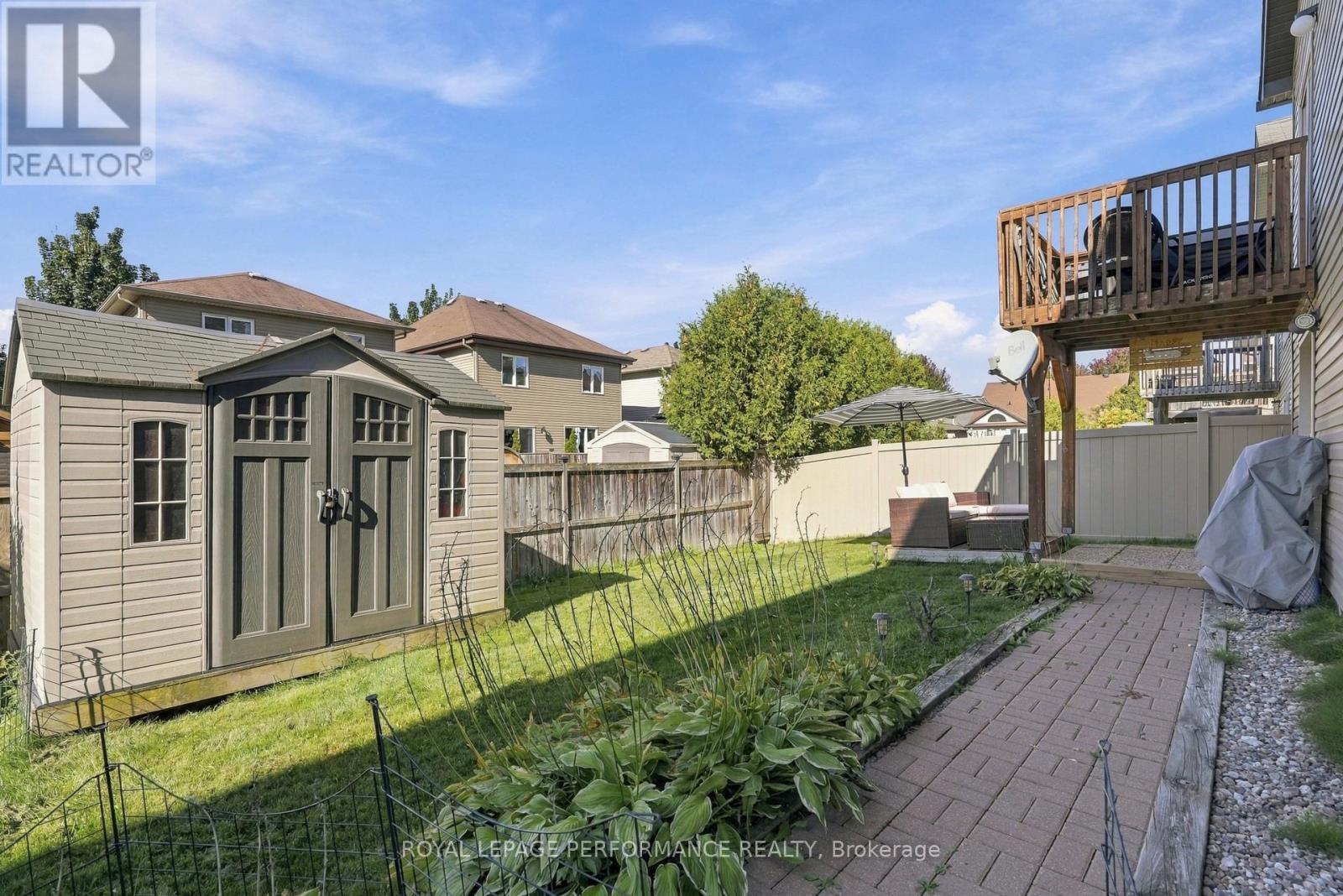 251 Topaze Crescent