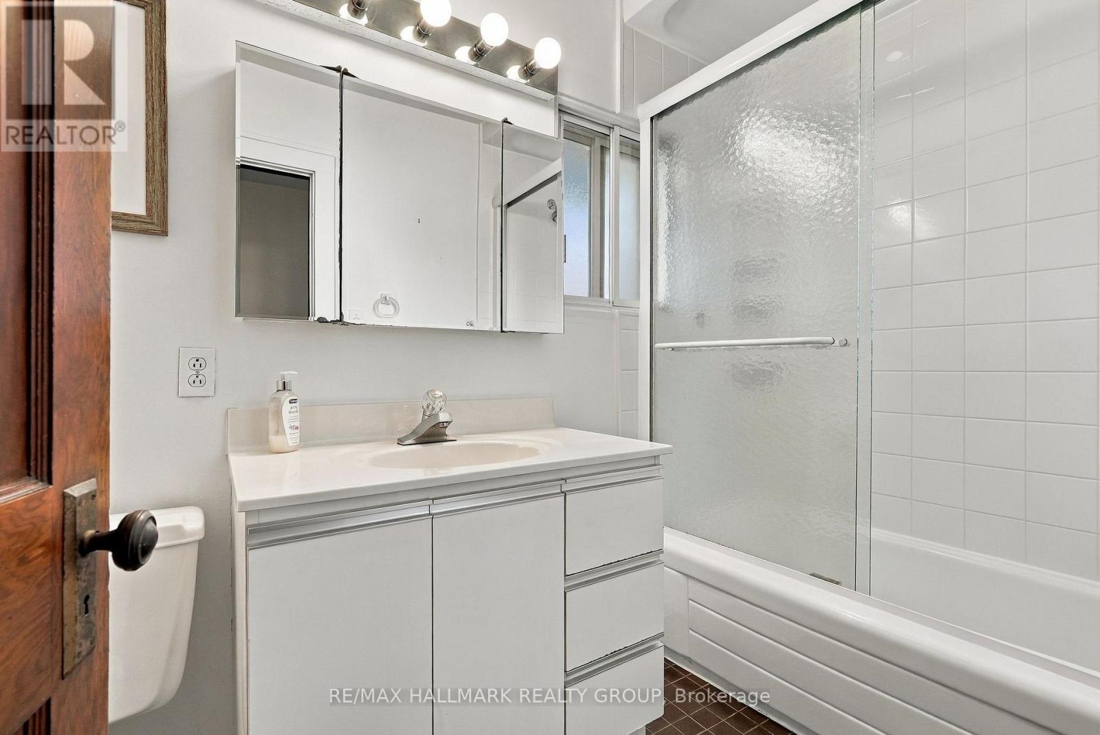 51 CLAREY AVENUE - Image 27