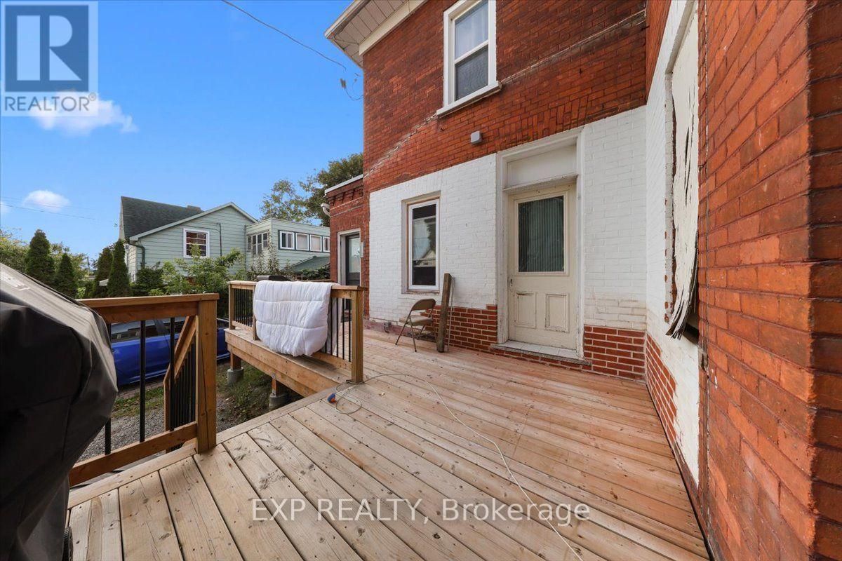 110 CHAMBERS STREET, Smiths Falls — photo 4