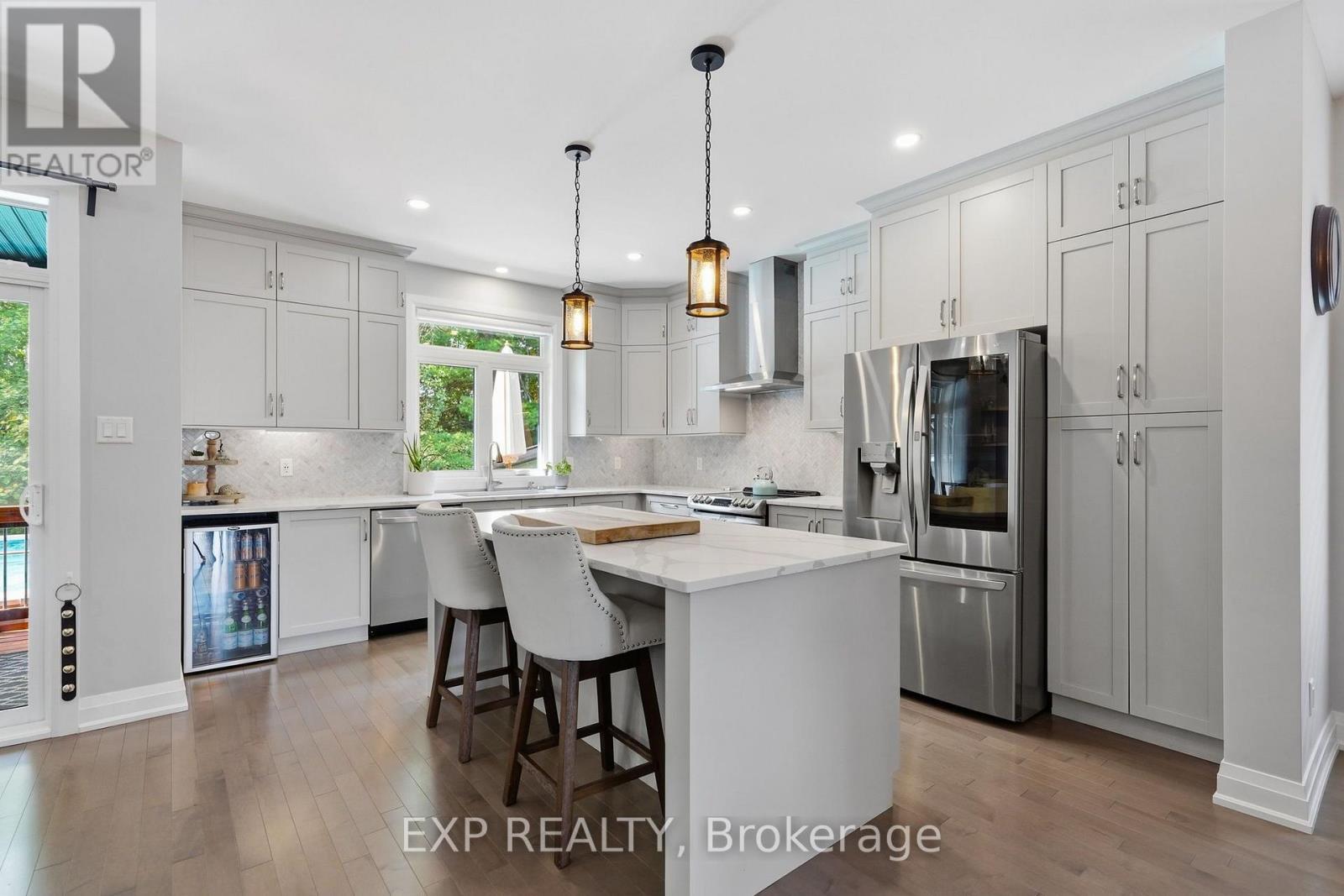 382 DORE STREET - 12
