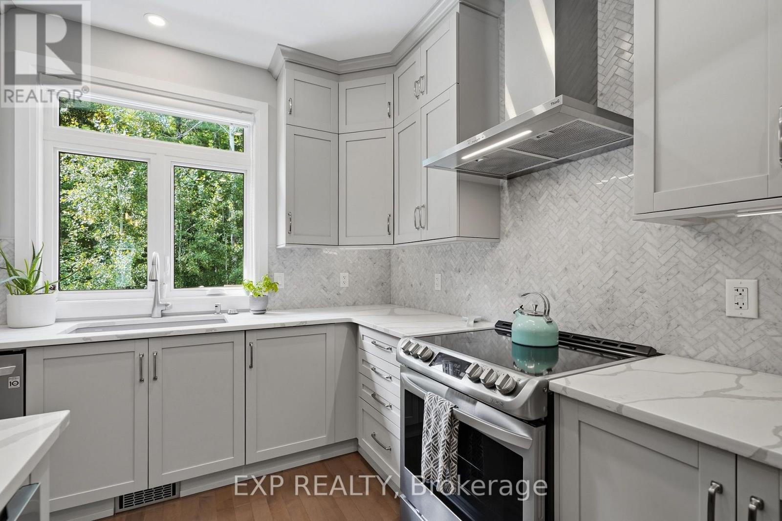 382 DORE STREET - 13