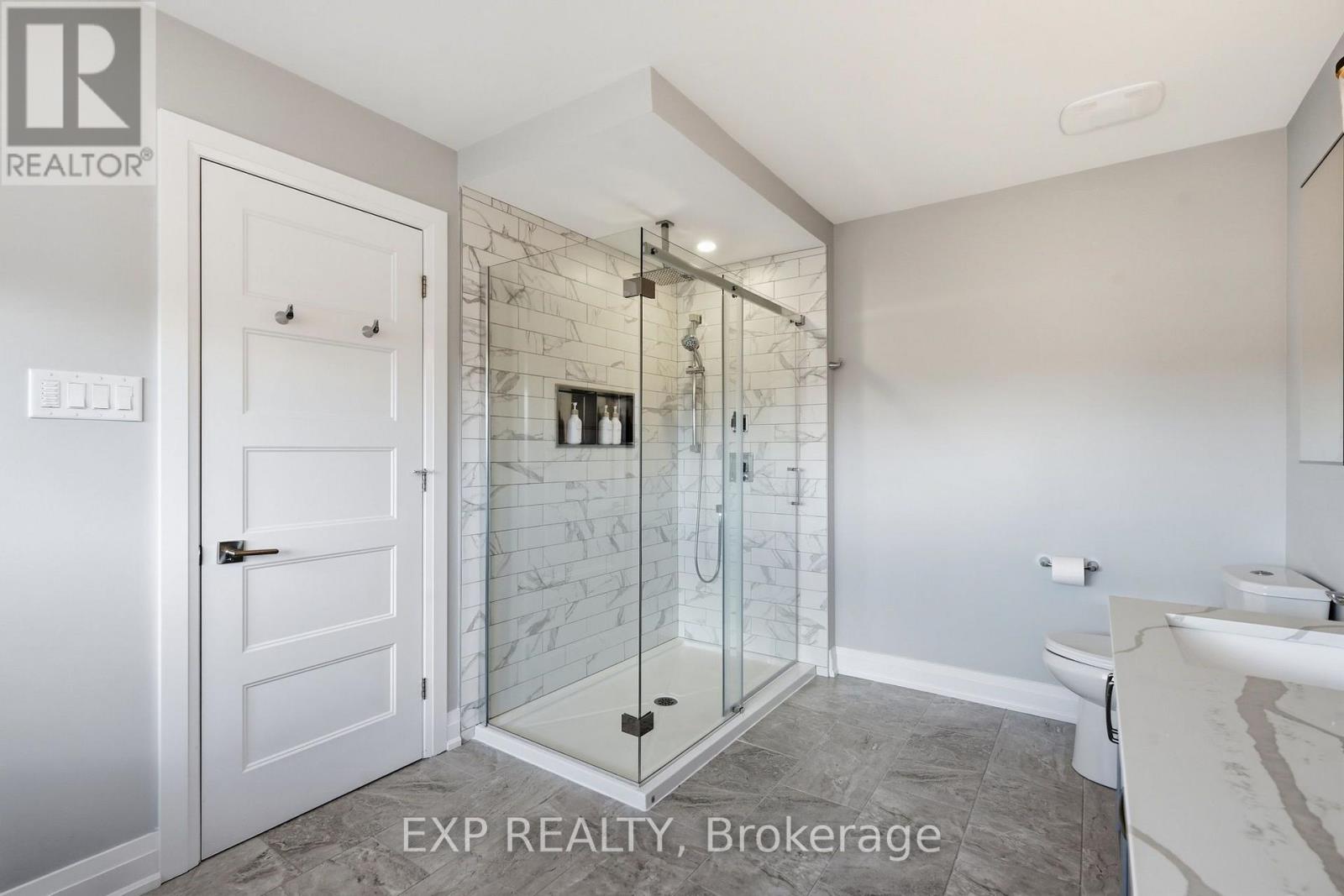 382 DORE STREET - 25