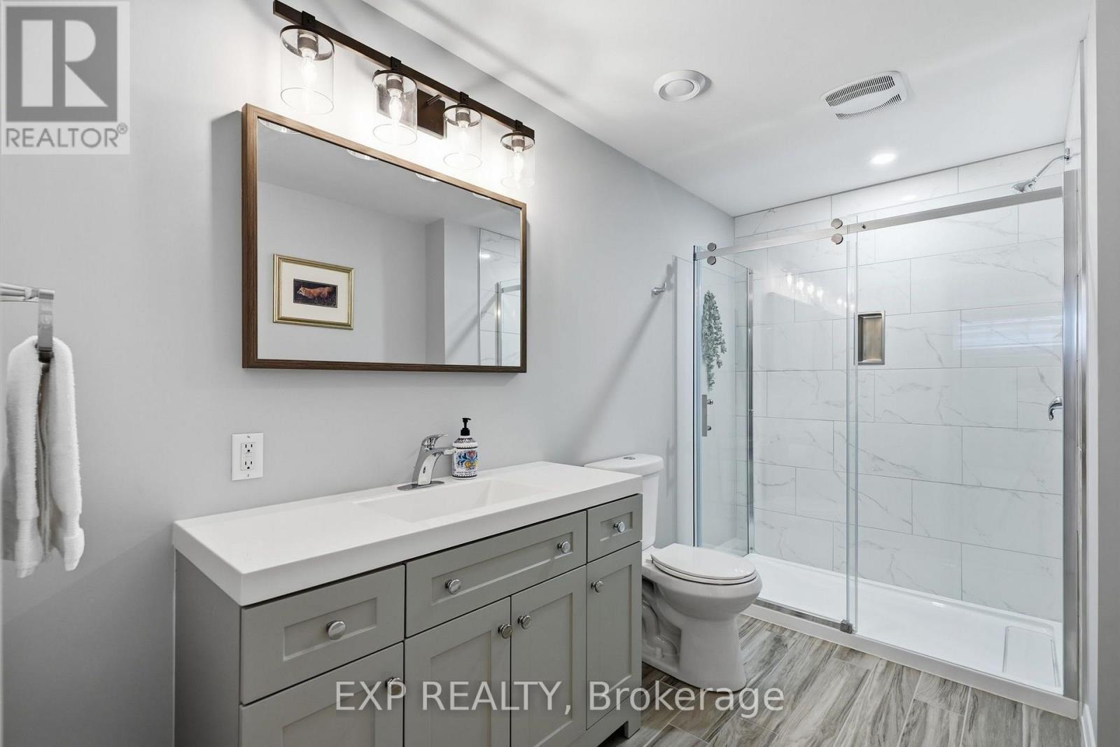 382 DORE STREET - 33