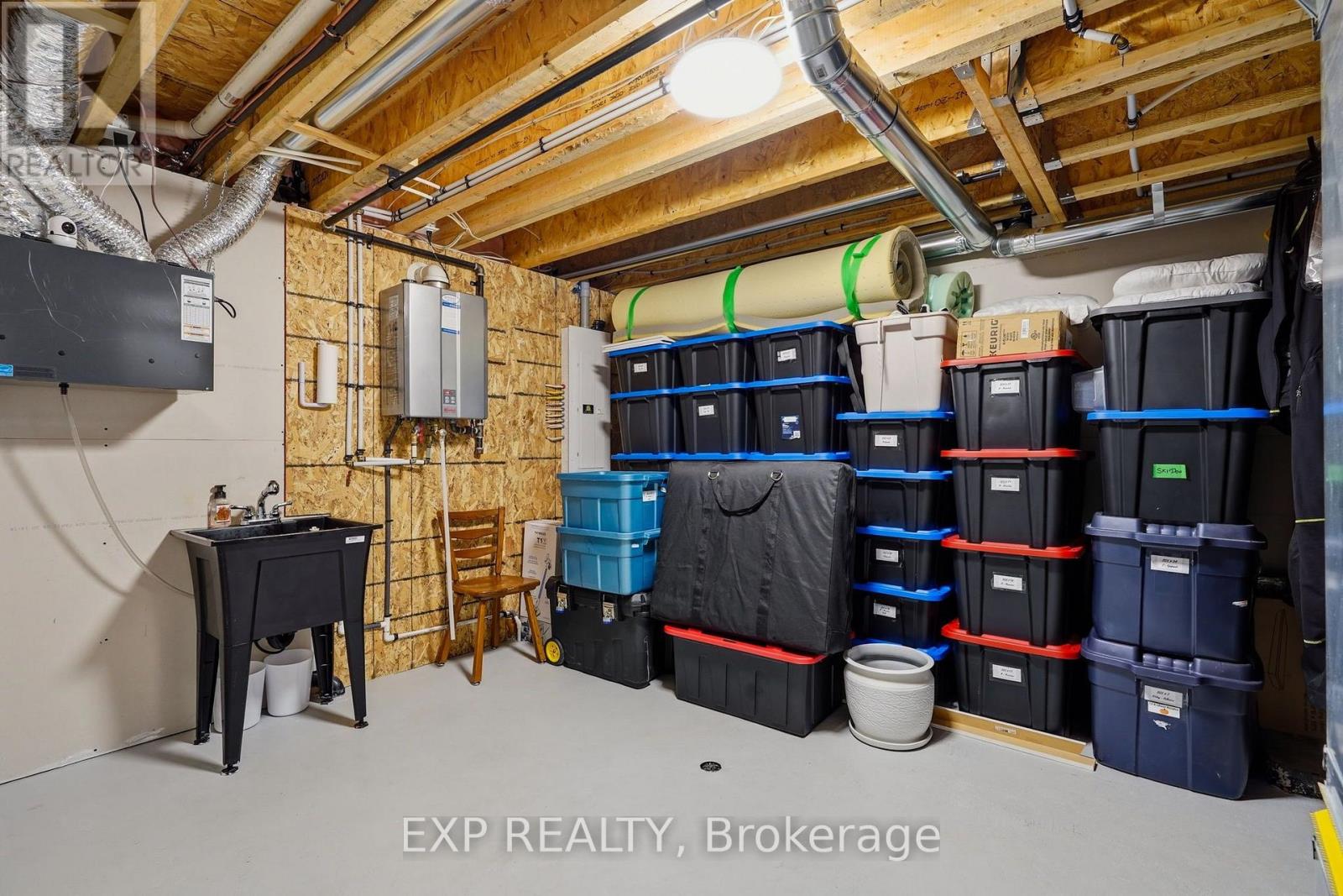 382 DORE STREET - 34