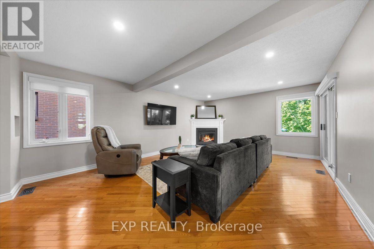 7 MAPLEHURST AVENUE - Image 11