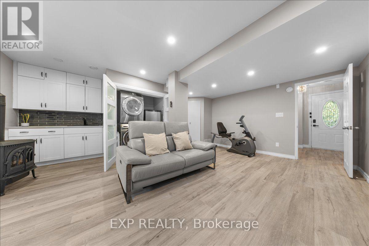 7 MAPLEHURST AVENUE - Image 6
