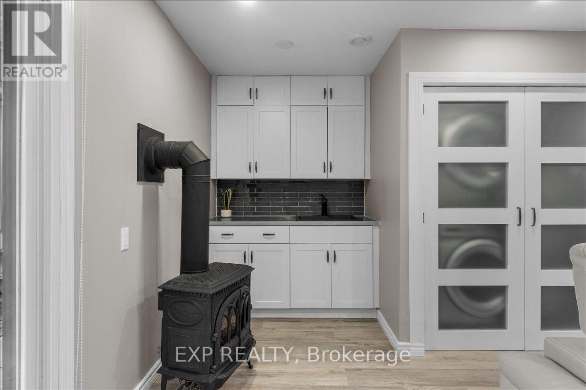 7 MAPLEHURST AVENUE - Image 9