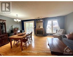 Family room - 249 Saddlesmith Circle, Ottawa, ON K2M2Z1 Photo 7