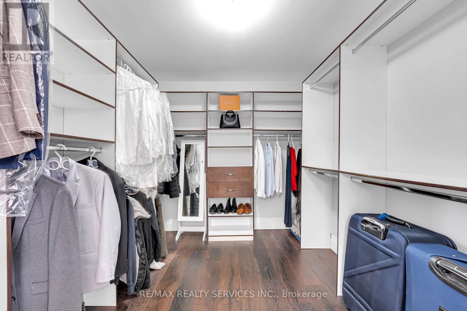 22 GIANT CEDARS COURT - 21