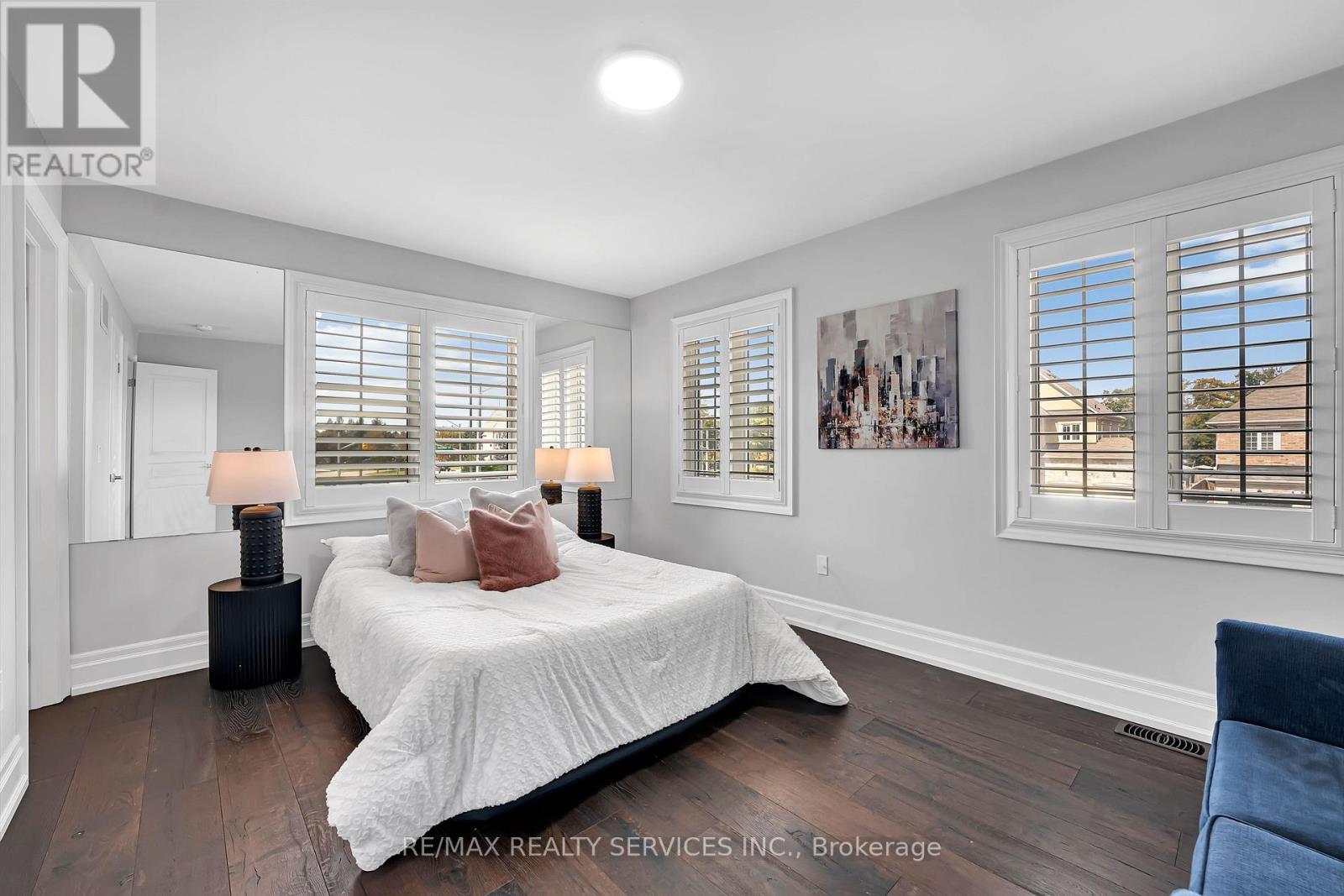 22 GIANT CEDARS COURT - 24