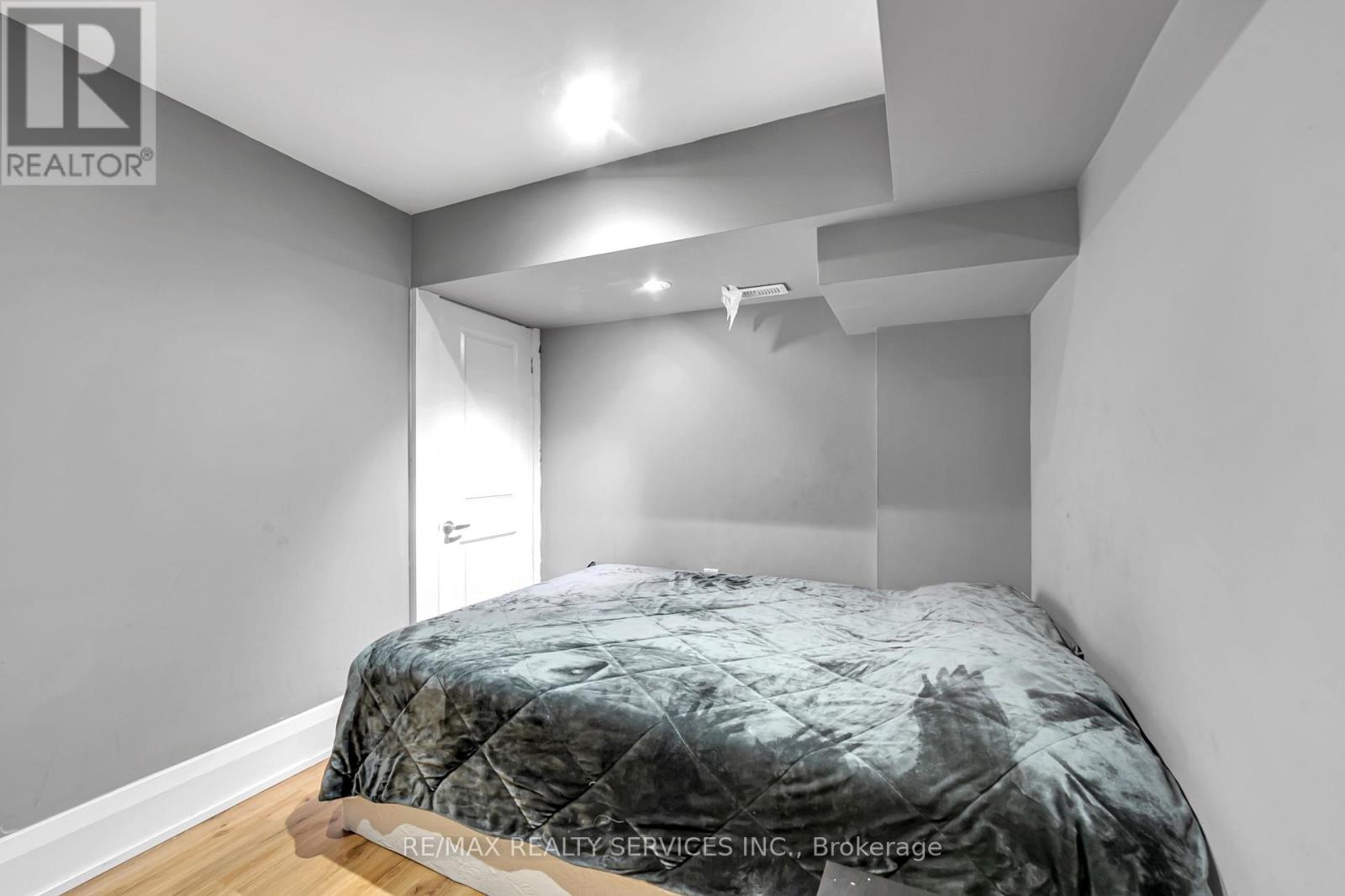 22 Giant Cedars Court, King, ON photo 40