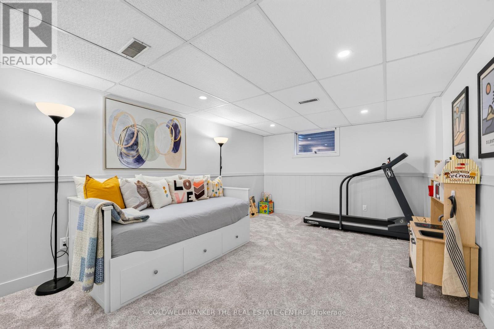 127 ROXBOROUGH ROAD - 19