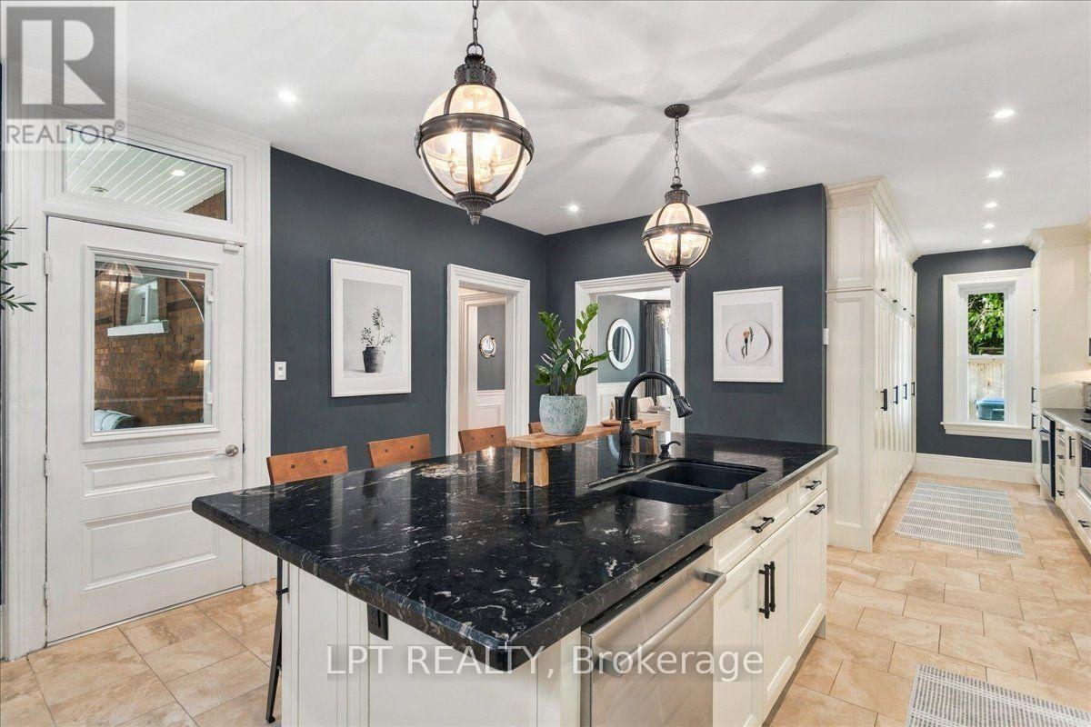 529 SAINT MARIE STREET - 13