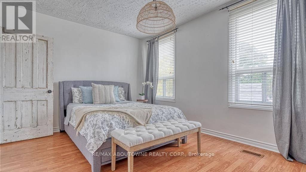 43 CROOKS STREET - 35