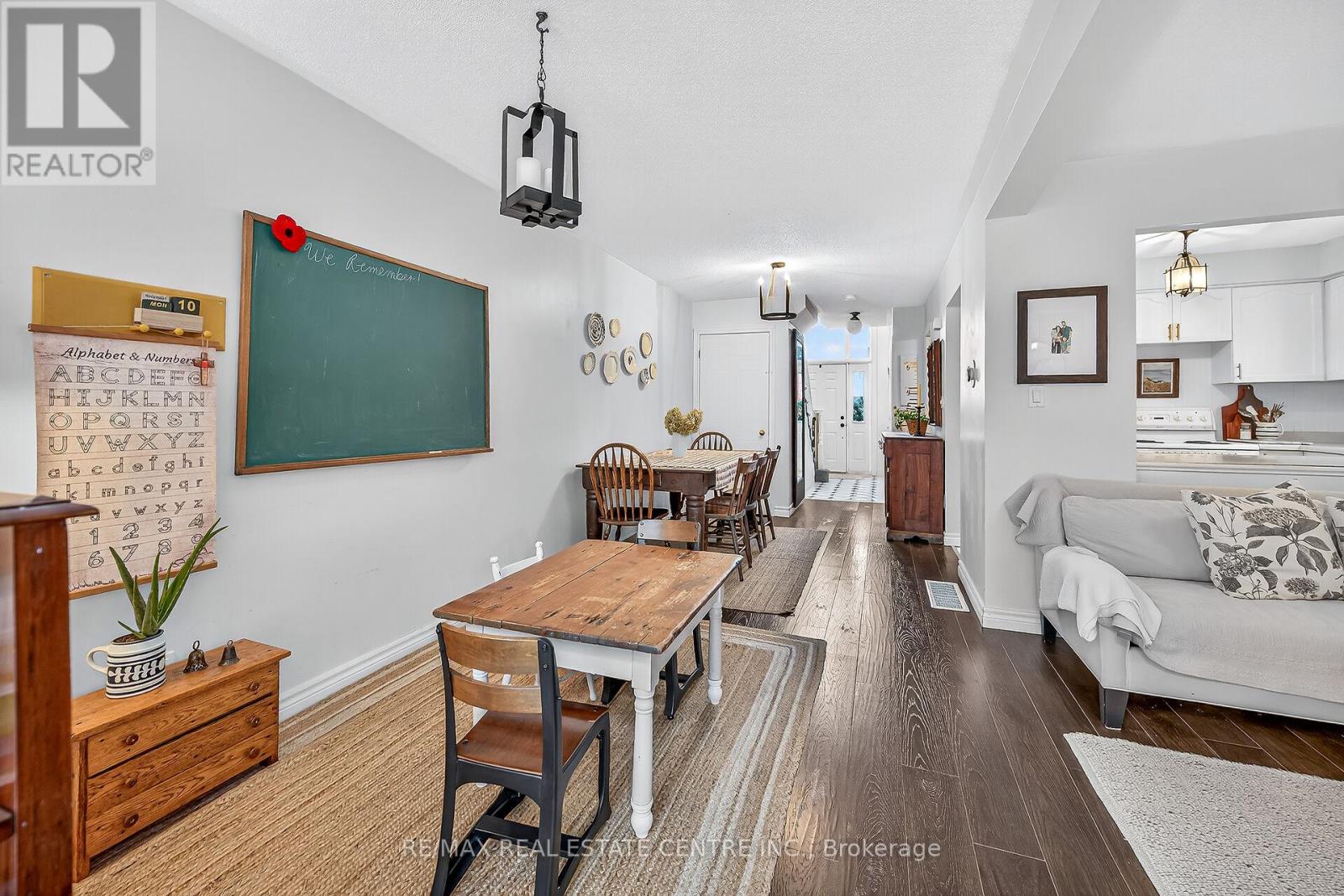 1- 54 Argyle Street South, Haldimand, ON photo 17