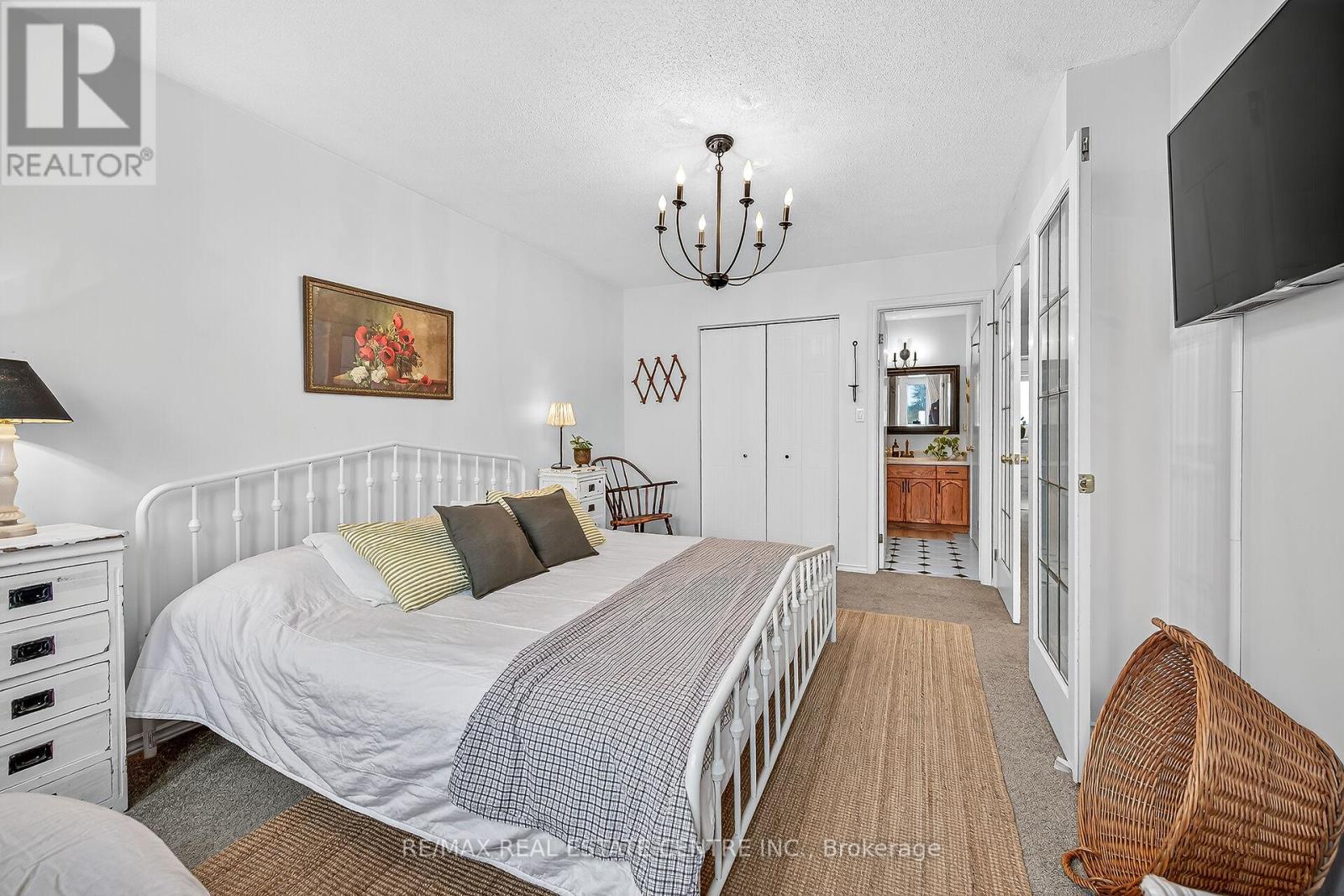1- 54 Argyle Street South, Haldimand, ON photo 26