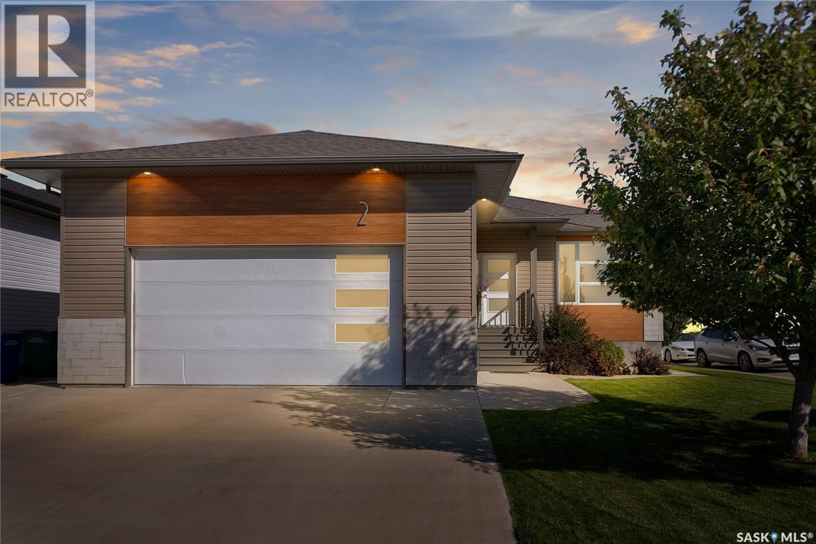 2 Broda TERRACE, Moose Jaw — photo 2