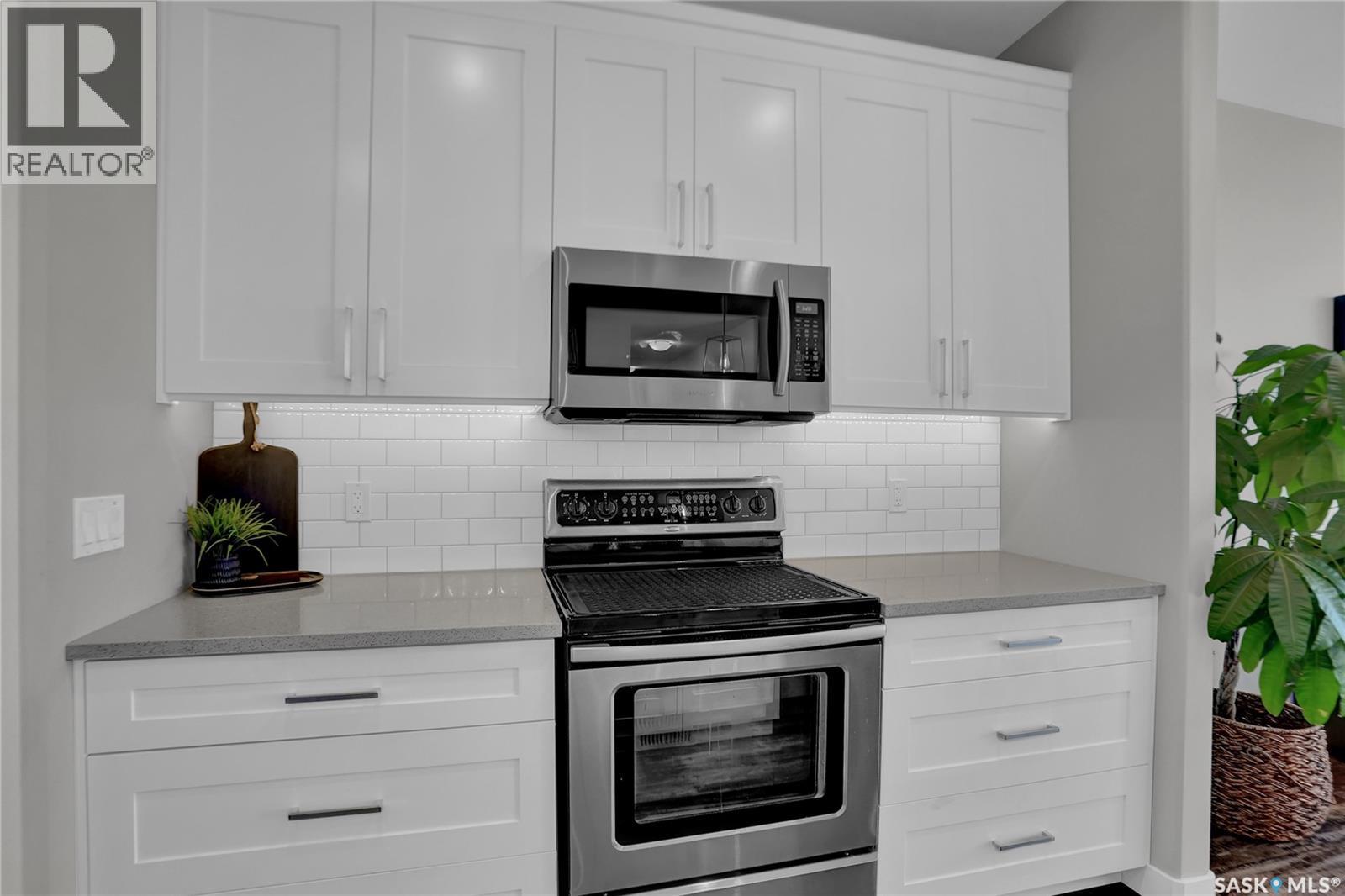2 Broda TERRACE, Moose Jaw — photo 17