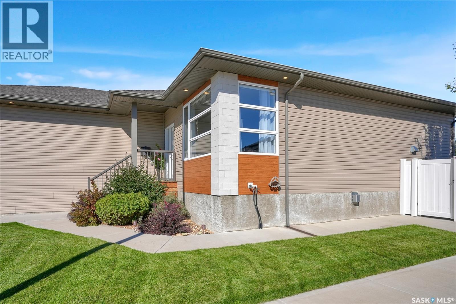 2 Broda TERRACE, Moose Jaw — photo 5
