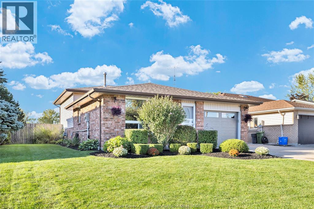458 DESJARDINS CRESCENT - 3