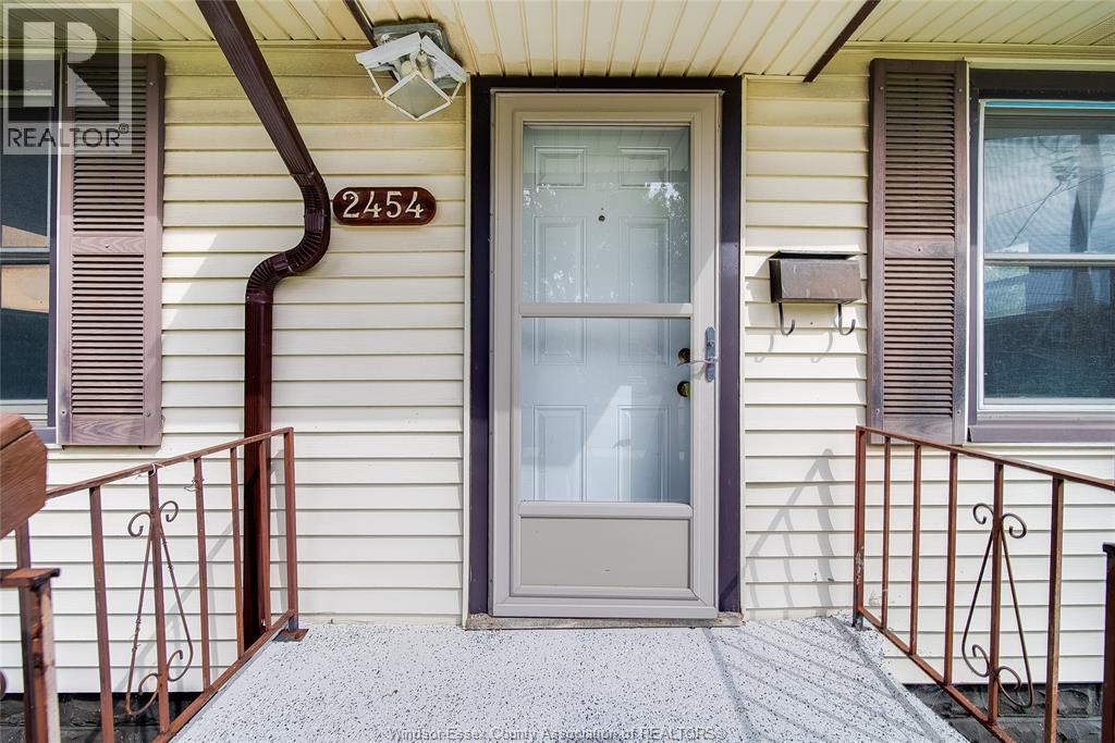 2454 JOS ST. LOUIS AVENUE, Windsor — photo 4
