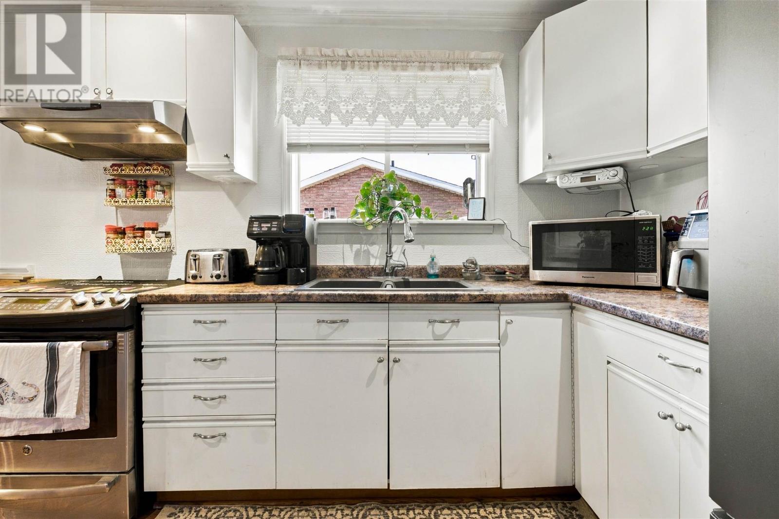 34 Sutton PL - 7