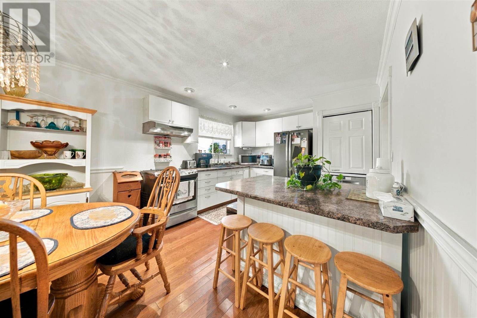 34 Sutton PL - 8