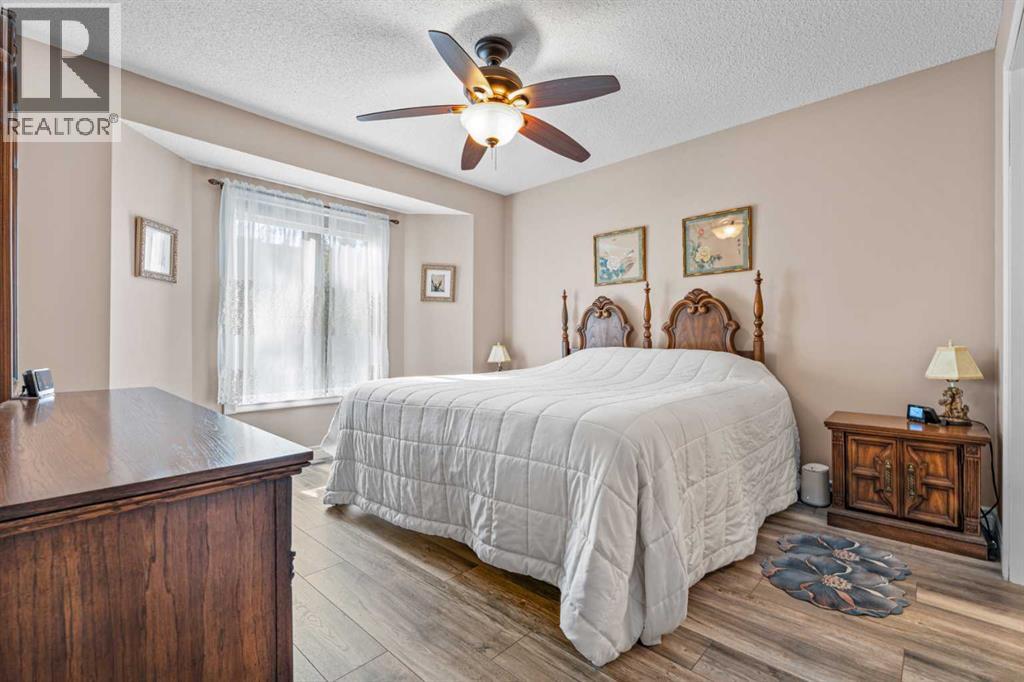 319 De Foras Close NW - photo 10