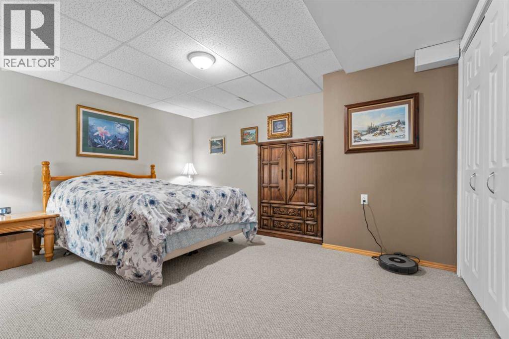 319 De Foras Close NW - photo 34