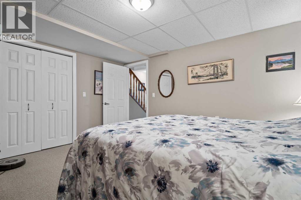 319 De Foras Close NW - photo 36