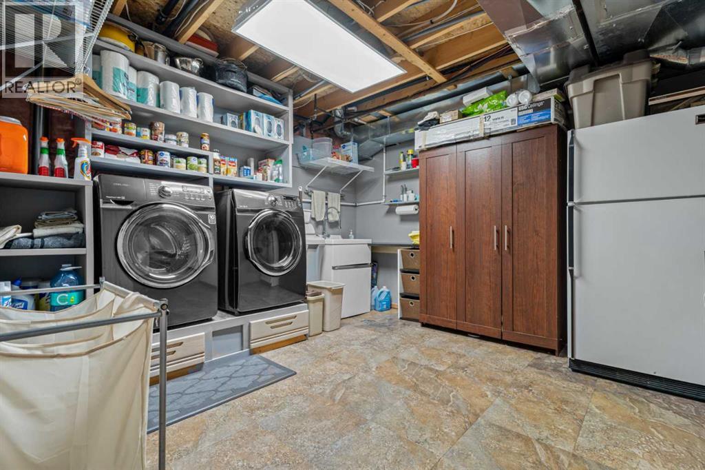 319 De Foras Close NW - photo 38
