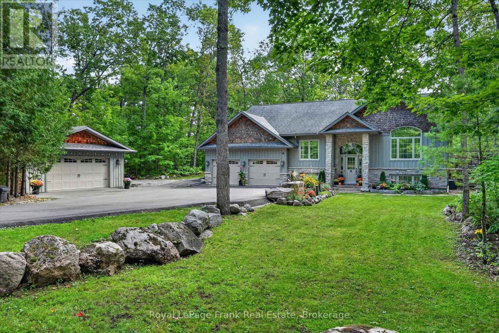 101 MITCHELL CRESCENT - 2