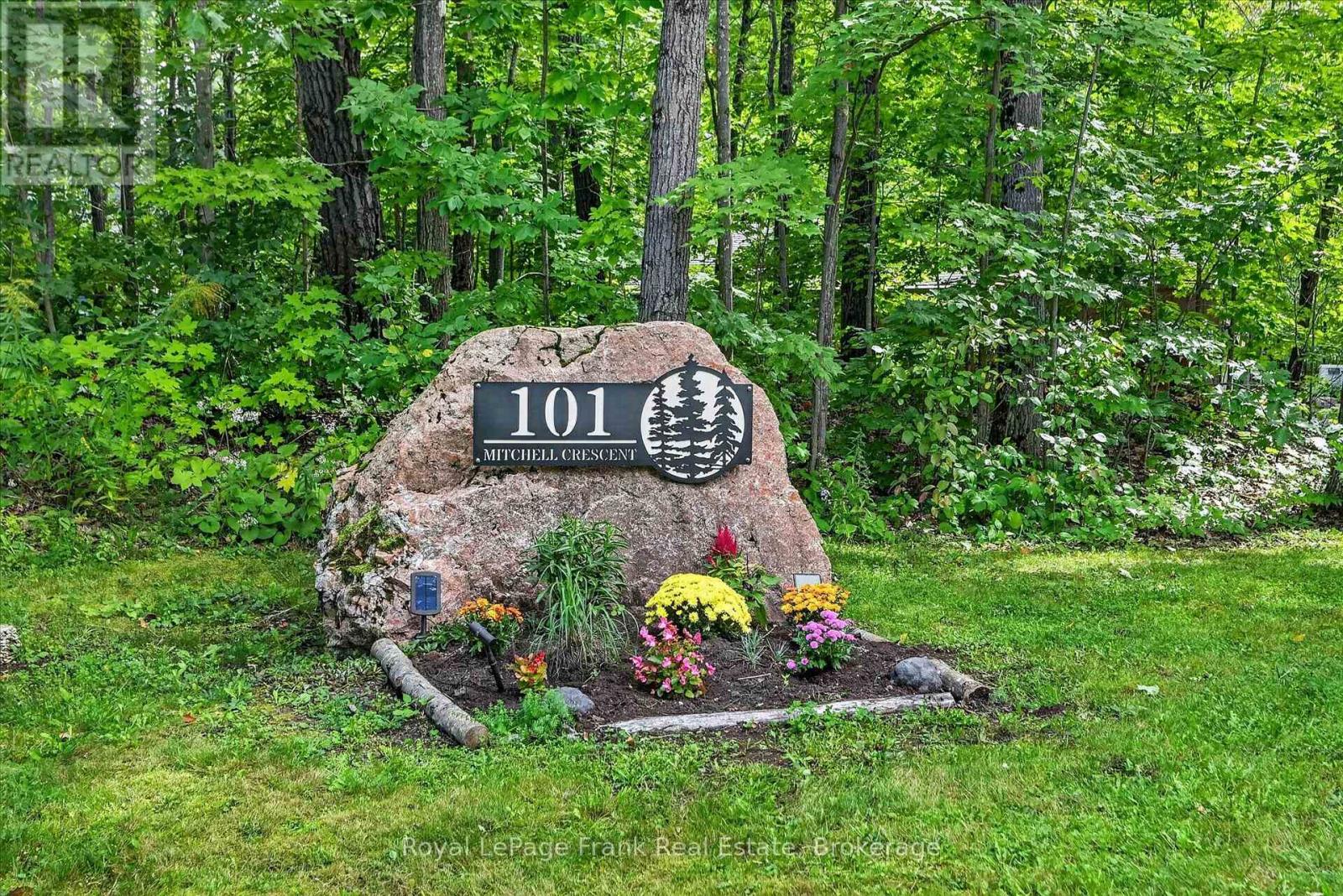 101 MITCHELL CRESCENT - 3