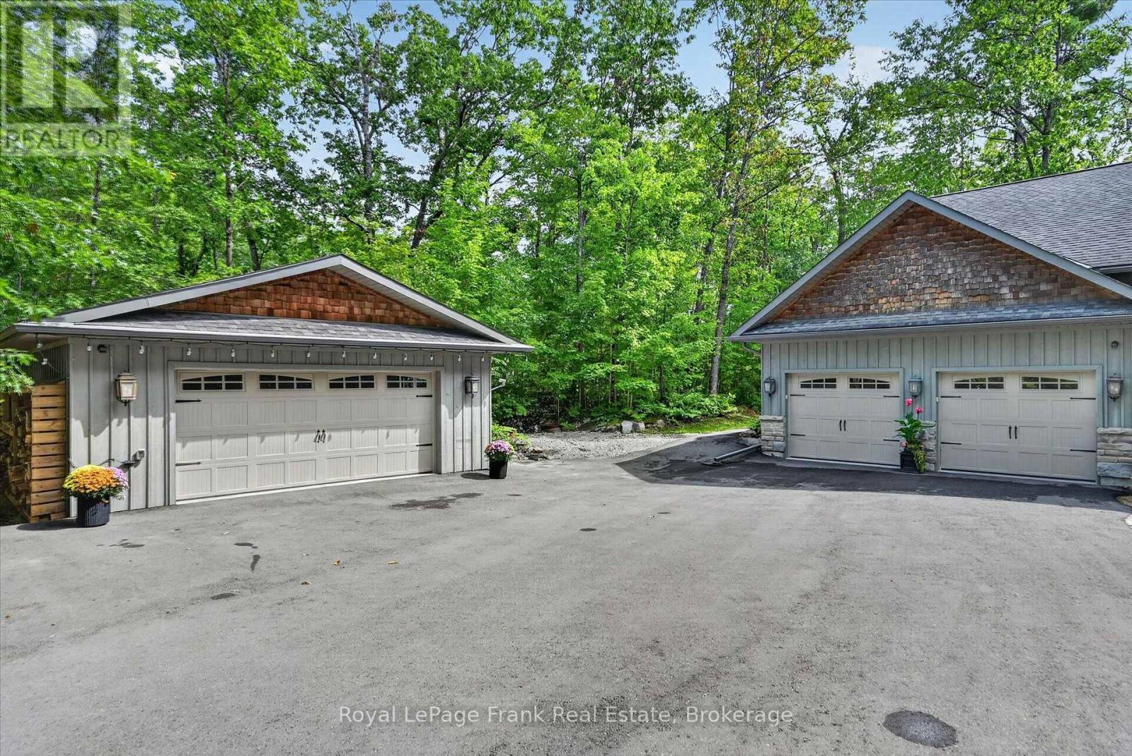 101 MITCHELL CRESCENT - 4