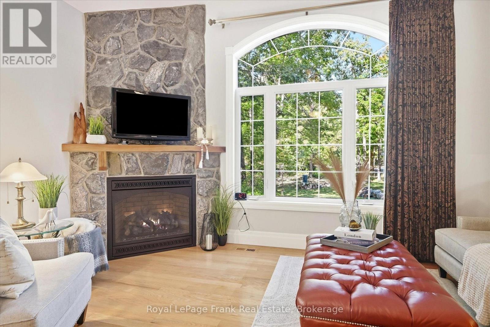 101 MITCHELL CRESCENT - 8