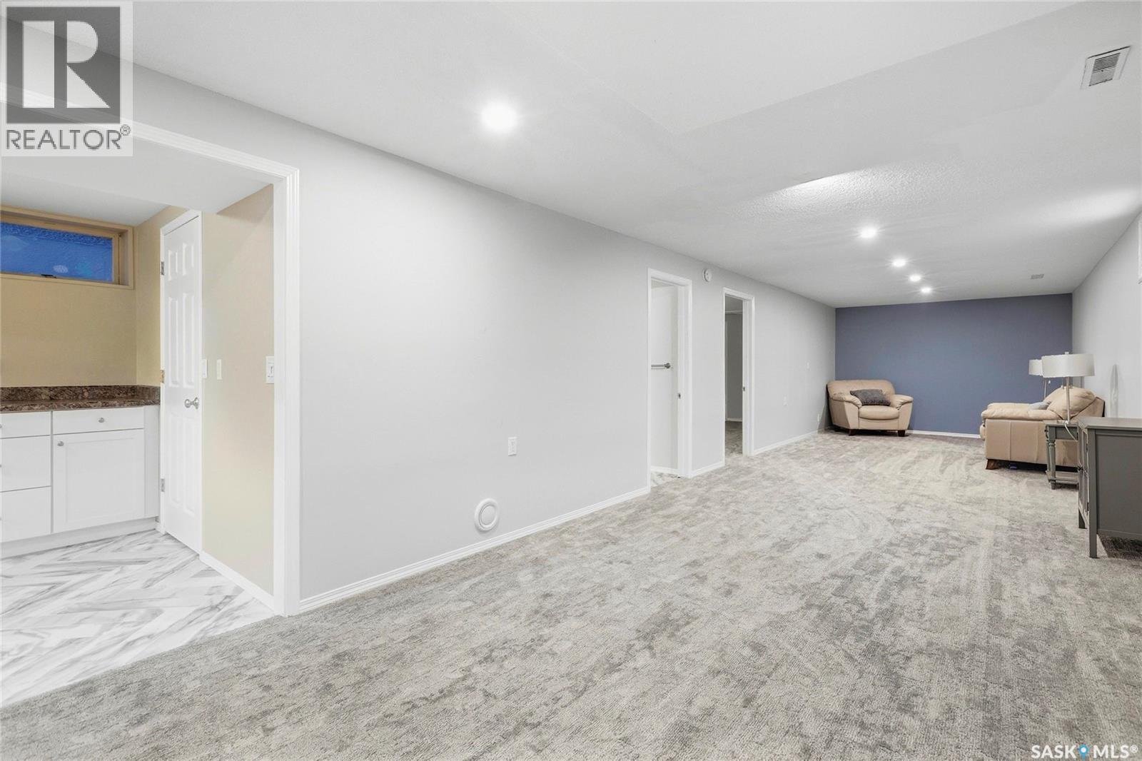 135 Broadway AVENUE - 18