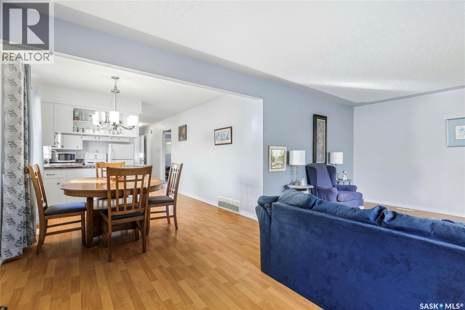 135 Broadway AVENUE, Regina — photo 5