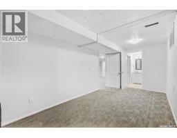 135 Broadway Avenue, Regina, SK S4N1B2 Photo 22