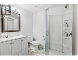 135 Broadway Avenue, Regina, SK S4N1B2 Photo 24