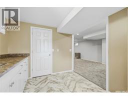 135 Broadway Avenue, Regina, SK S4N1B2 Photo 25