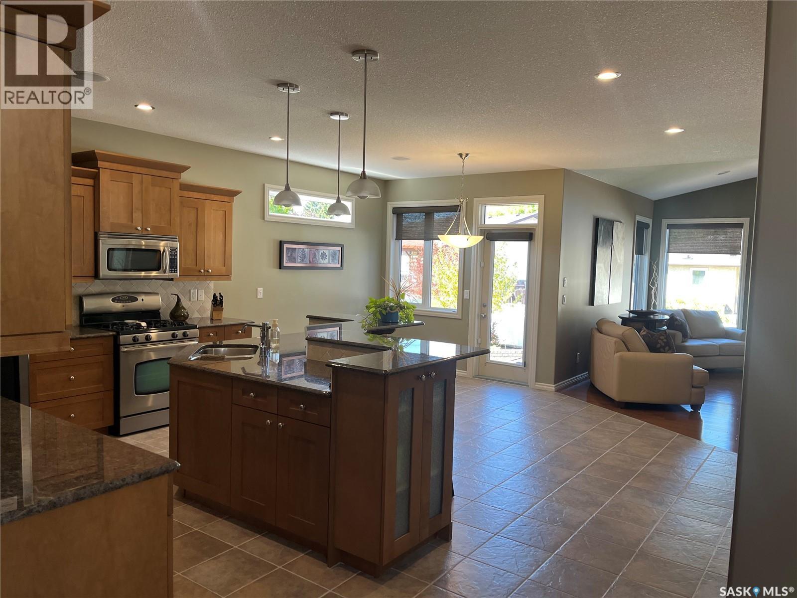 1914 LAURIER CRESCENT E, Regina — photo 11