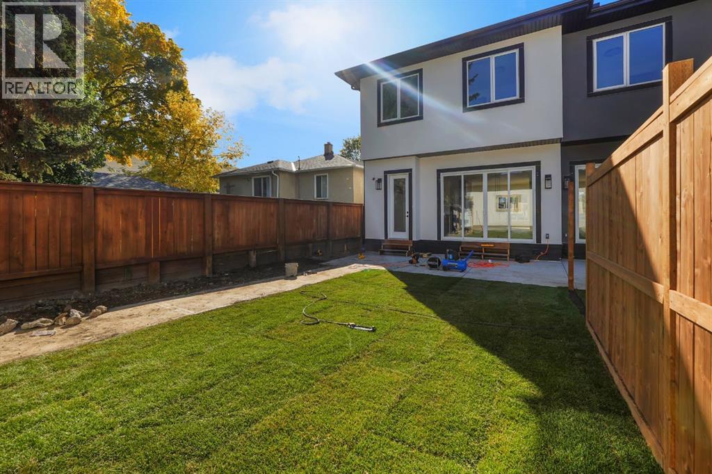 1632 21 Avenue NW - 50