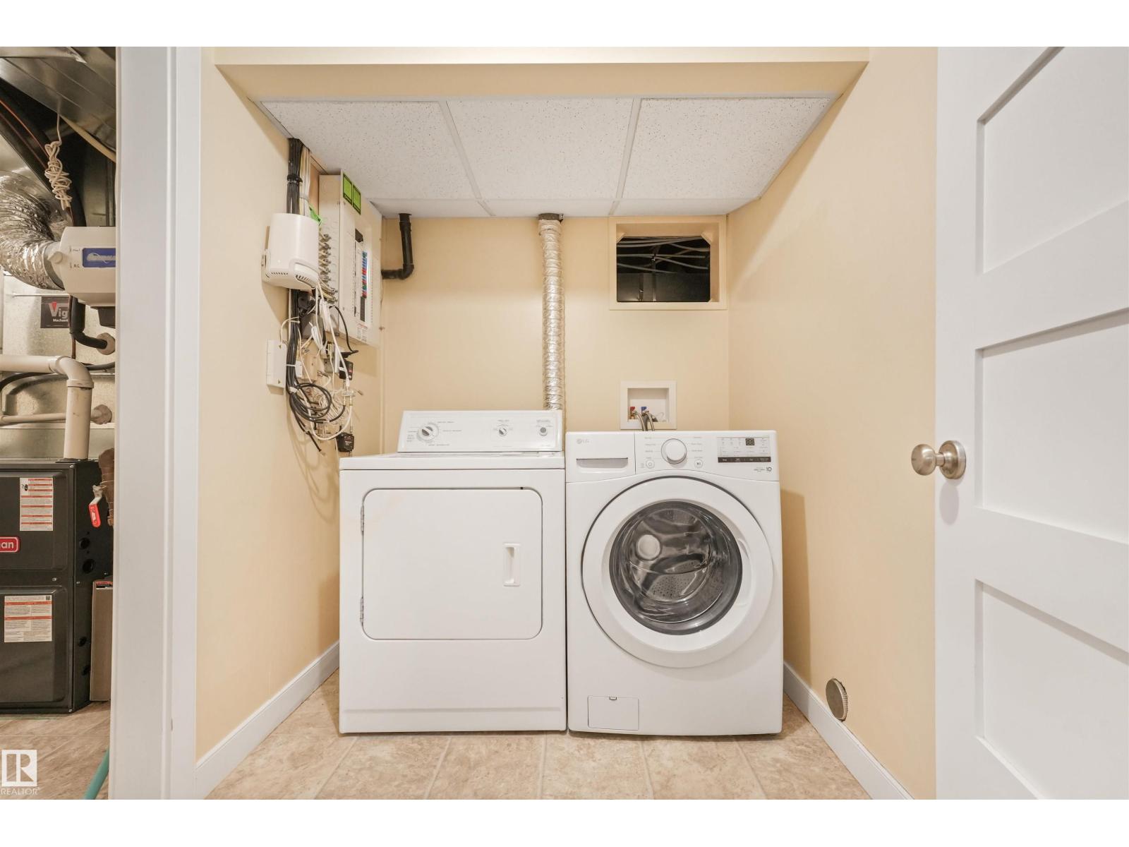 8212 148 ST NW - 52