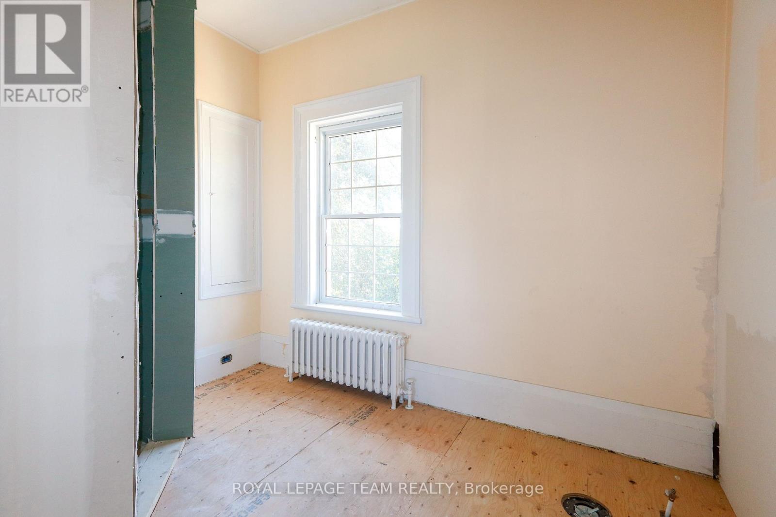201 CLOTHIER WEST STREET - Image 34