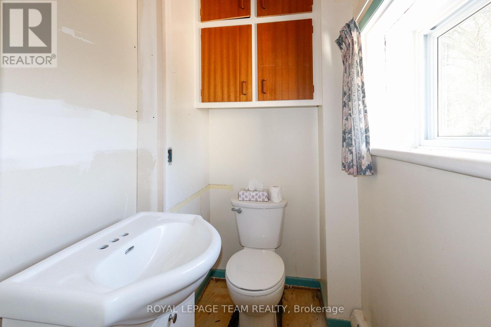 201 CLOTHIER WEST STREET - Image 37