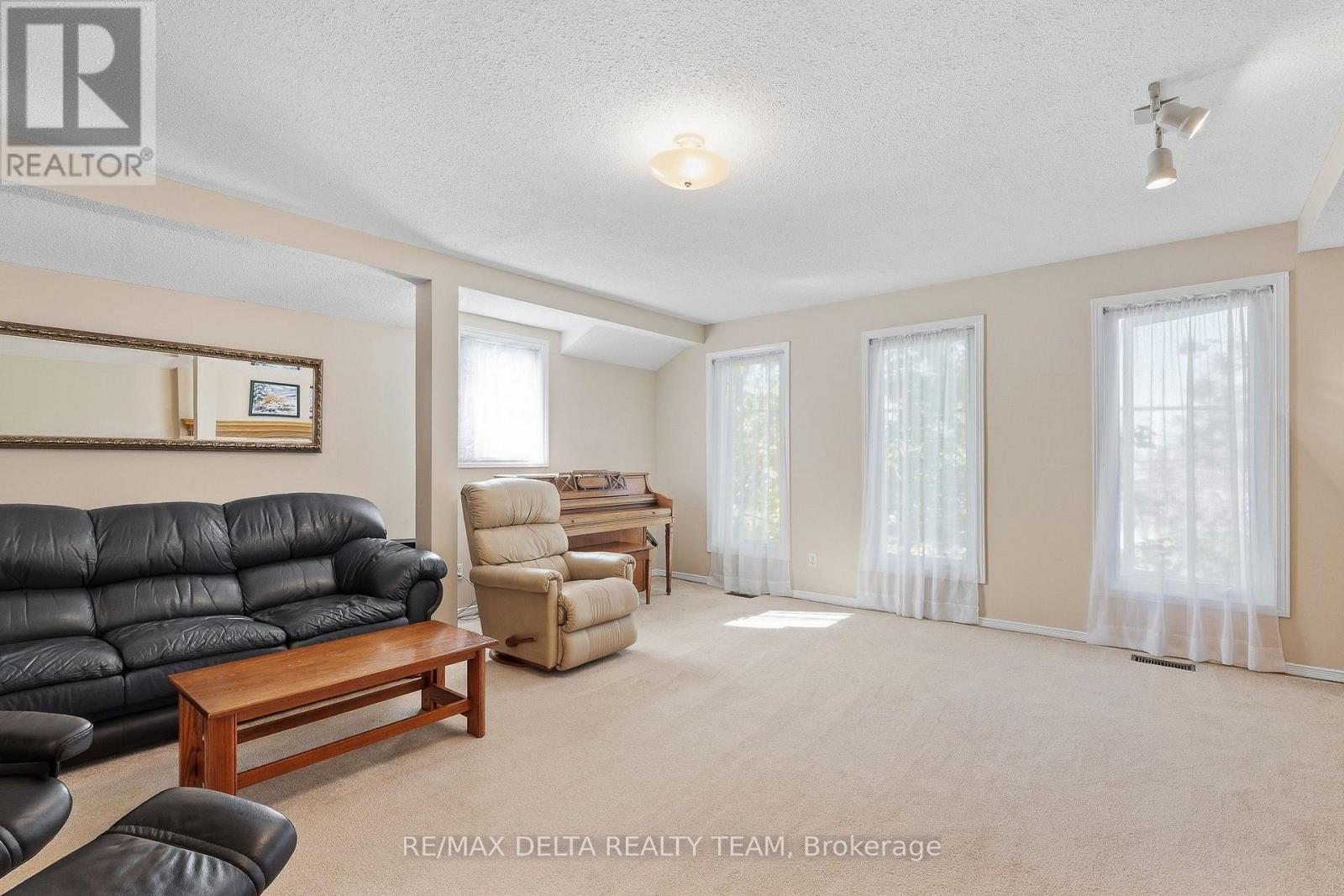 7004 NOTRE DAME STREET - 23