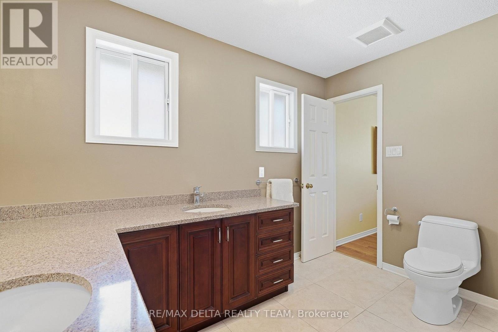 7004 NOTRE DAME STREET - 32